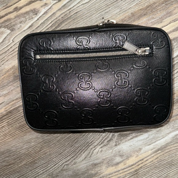 GUCCI crossbody bag!!
